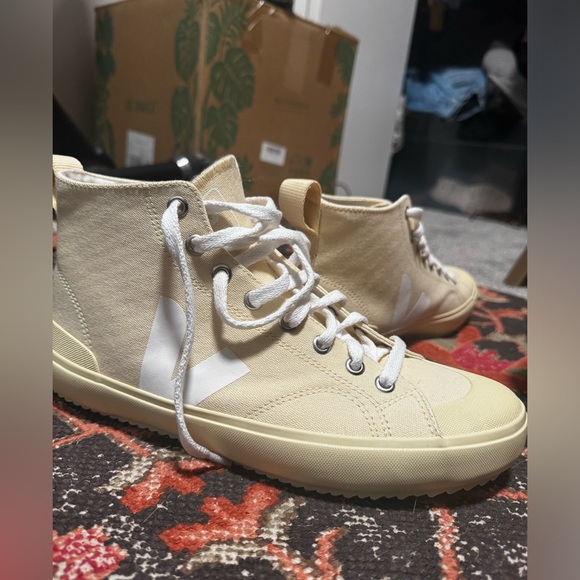 COPY - Wata II Canvas Butter White Butter Veja High Tops - Picture 6 of 9